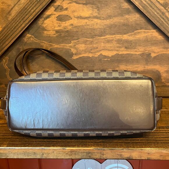 LOUIS VUITTON Damier Ebene Chelsea Tote - Picture 4 of 16